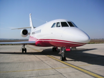 Tijdens mijn verblijf bij Flight Training Europe in Jerez, Spanje trof ik de jet van Michael Schumacher aan op het platform.