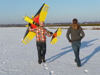 sneeuwvliegen met peter